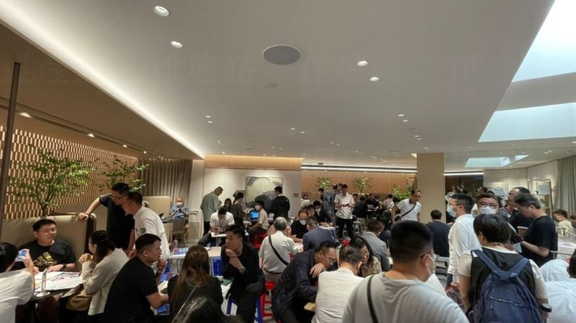 香港元朗The YOHO Hub II售楼处正式开始收票接近2000个